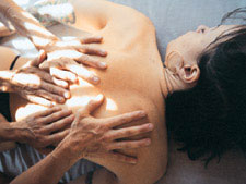 Massages-bien-être-énérgétique-détente-relaxation-harmonie-énergie-Perpignan-Prades-grossesse-femme-enceinte-bébé-sportif-huile-essentielle-profond-bonheur-thaïlandais-4-mains